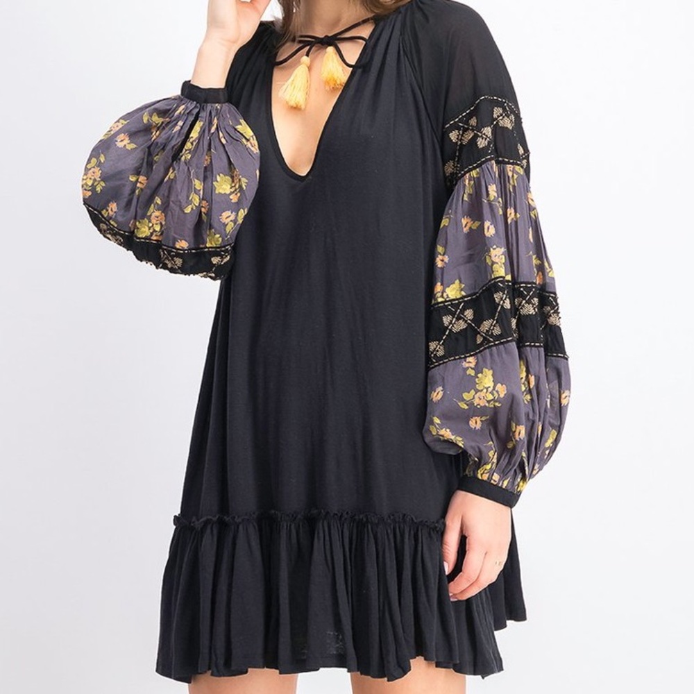 Free People Women Floral Print Shift Dress, Black Combo. Great condition